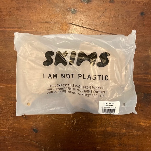 SKIMS Face Mask Clay - Picture 3 of 3